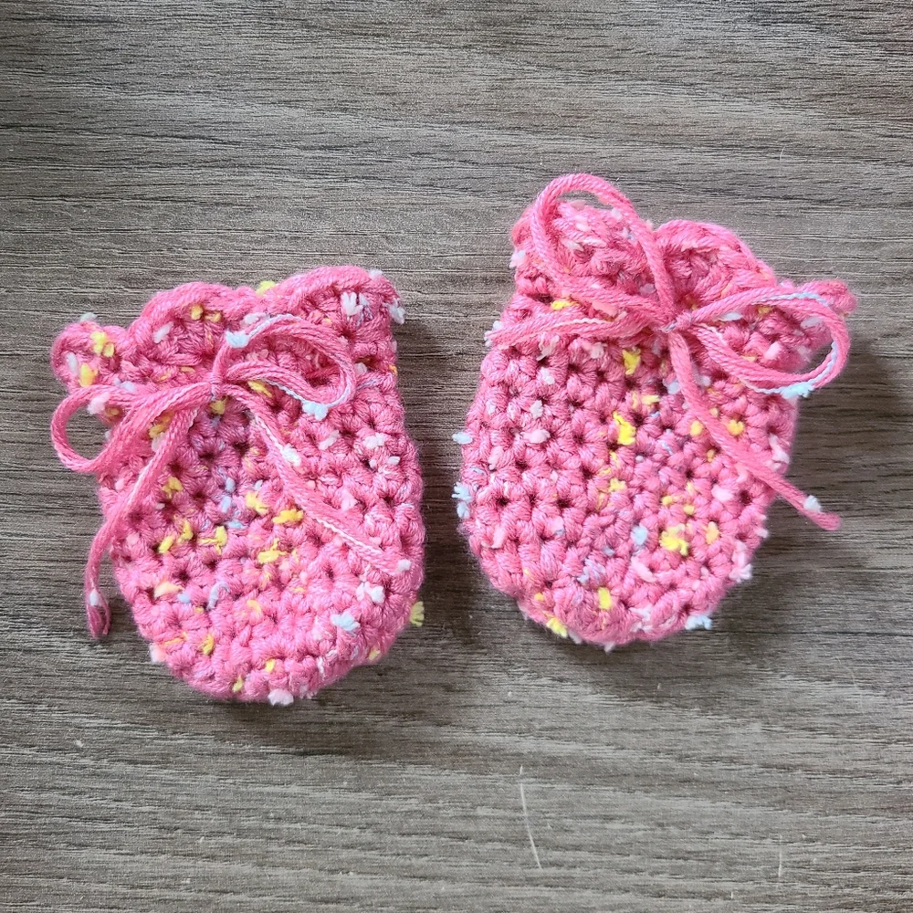 Baby Scratch Mittens, Newborn Mittens, Baby gloves, crochet baby accessories